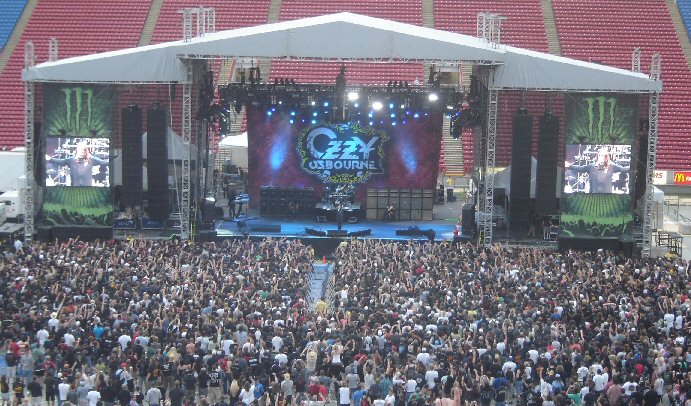 Ozzy in Calgary in 2008